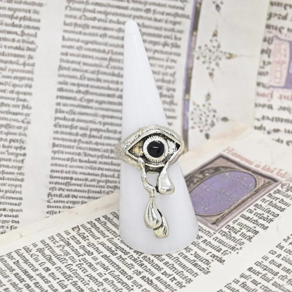 Trippy Dripping Eye Ring